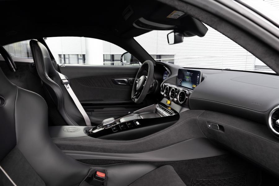Интерьер Mercedes-AMG GT R PRO (C190) 2019 года  (WW) (фото 7 из 50)